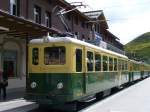 WAB - Zahnrad Triebwagen BDeh 4/4 114 mit Steuerwagen im Bahnhof der Kleinen Scheidegg am 16.06.2007