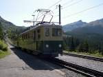 Berner Oberland 2007 - Triebwagen BDeh 112 und sein beiwagen haben an der Station Kleine Scheidegg eine Fuhre Fahrgste aufgenommen und bringen diese nun nach Grindelwald.