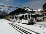 WAB - Steuerwagen Bt 241 zusammen mit dem Triebwagen BDeh 2/4 122 im Bahnhof Wengen am 25.02.2011