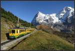 Triebwagen 123 der WAB auf Talfahrt vor Eiger und Mnch. (23.10.2012)