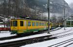 BDeh 4/4 Pendel 124, mit einem lteren Steuerwagen, abgestellt in Lauterbrunnen, 01.02.2013.