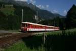 Die beiden Wochenend-Schnellzge Luzern - Engelberg mssen wegen Fahrzeugmangel mit einem einzelnen Pendelzug gefhrt werden. Ein solcher Zug erreicht am 21.8.2010 gerade die Station Obermatt, wo die Zahnrad-Steilrampe beginnt. Beim ABt 27 wurde die einstige LSE-Zierlinie entfernt, weitere Anpassungen wurden dagegen nicht vorgenommen... 