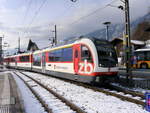 zb - Einfahrender Triebzug ABReh 150 103-6 im Bahnhof von Brienz am 02.12.2017