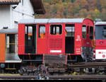 zb - Ausrangierter Tm 2/2  172 981-3 abgestellt im Werkstätteareal der zb in Meiringen am 24.11.2020  ... Standort des Fotografen ausserhalb der zb Geleise / Werkstätteareal