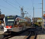 Zb 130 001 (Sadler SPATZ) kommt Interlaken und fhrt am 02.10,2011 in den BF Brienz ein. Aufnahme vom Bahnsteig aus.