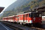 Baujahr 1942 und noch im aktiven Dienst: Die De 110 001-5 der Zentralbahn mit Regionalzug am 02.10.2011 im Bahnhof Interlaken Ost.