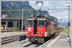 110 022-1 bernimmt in Meiringen den IR2218 nach Interlaken Ost.