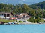 zb - Triebwagen De 4/4 110 003-1 mit Schnellzug unterwegs in Brienz am 14.09.2012