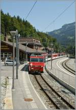 Ein Brnig-Schnellzug von Luzern nach Interlaken auf dem Hhepunkt seiner Farht: Brnig Hasliberg, 1002 mM.