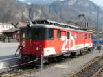 zb - Triebwagen De 4/4 110 002-3 im Bahnhof in Meiringen am 23.03.2013