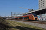 RABe 526 101 fährt Richtung Bahnhof Muttenz.