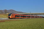 RABe 526 201 Traverso der SOB fährt Richtung Bahnhof Itingen.