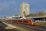 RABe 526 111 Traverso der SOB fährt Richtung Bahnhof Muttenz.