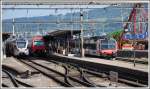 Die S13 aus Einsiedeln ist am Bahnsteig 1 eingefahren und fhrt von dort wieder zurck.