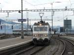 SOB - Re 4/4 456 093-4 mit Voralpenexpress bei der einfahrt im Bahnhof von Rapperswil am 30.01.2013