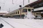 SOB-Pendelzug mit BDe 4/4 im verschneiten Bahnhof Einsiedeln, Februar 2006.