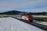 Re 446 018-4 befindet sich am 09.11.2014 mit dem VAE 2417 bei Biberbrugg.