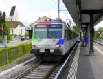 SOB - Durchfahrt des Voralpenexpress an der Spitze der Triebwagen RBDe 561 083 in der Haltestelle Freienbach am 02.05.2015 