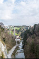 Von der Sitterbrücke der SBB aus ergibt sich dieser Blick auf den Sittertobelviadukt der SOB, die mit 99 Metern höchste Eisenbahnbrücke der Schweiz.