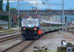 Re 456 092-6 (Mit Voralpenexpress am Haken) bei der Einfahrt in den Bahnhof Wattwil am 06.08.10