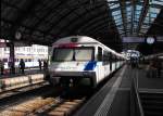 Eine der stuendlich verkehrenden  Voralpen-Express -Kompositionen wartet im Hauptbahnhof St. Gallen auf den naechsten Einsatz. 10.08.2010

