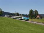 Eine Re 456 mit einem Voralpen Express am 27.06.2011 unterwegs bei Biberbrugg. 