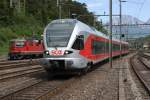 Einfahrt eines Flirt, TW 526043 der Sdostbahn, am 17.5.2009 in den 
Bahnhof Arth Goldau.