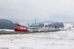 Re 456 094 mit einem VAE am 19.04.2014 bei Biberbrugg.