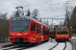 SZU: Ab Zürich HB verkehren die Züge der SZU als S 4 nach Langnau Gattikon und Sihlwald sowie als S 10 auf den Uetliberg.