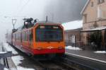 SZU: Wegen Geleisebauarbeiten war die S10 Zrich HB - Uetliberg ber das Wochenende vom 23. und 24.11.2013 unterbrochen. Die Zge der S 10 verkehrten nur zwischen BINZ und UETLIBERG. Die Ersatzzge fr die S10 zwischen Zrich HB und Zrich Giesshbel wurden mit Zugskompositionen der S4 gefhrt. Dreiteiliger Be 556-Pendel auf der Endstation Uetliberg (814 m .M) mit Anschrift Binz am 24. November 2013.
Foto: Walter Ruetsch