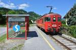 Aufgrund der Kollision zweier Stadler Zge dieses Jahr verkehrt der ehem. SZU Triebwagen Mo-Fr wieder planmssig als Regio zwischen Peggau und belbach. Im Bild ist der ET 15 (STLB 94 81 4481 015-7, ex BDe 4/4 593 bzw. BDe 4/4 93) in Guggenbach Warthkogelsiedlung, 10.07.2015.