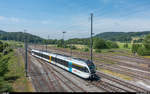 Thurbo GTW RABe 526 803 erreicht als S29 Winterthur - Stein am Rhein am 12. Mai 2018 den Bahnhof Etzwilen. Rechts hinten ist die noch betriebsfähige Drehscheibe zu erkennen, davor die sieben langen Abstellgleise.