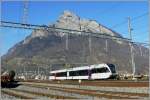 Thurbo RABe 526 (GTW 2/6) unterwegs als Regio von Sargans ber die Verbindungslinie nach Buchs SG. Der Gonzen 1829m im Hintergrund ist vor allem wegen seines Schaubergwerkes bekannt. Bis 1966 wurde im Gonzen Eisenerz abgebaut und dann aus wirtschaftlichen Grnden eingestellt. Ein Teil der fast 90km Stollen kann heute besichtigt werden. (29.01.2008)