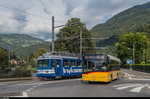 Bahnforum-Schweiz-Fotofahrt auf der BVB am 10. September 2016. Tram Be 2/3 16 begegnet einem Solaris-Postauto bei Pont Neuf. Der Tramverkehr zwischen Bex und Bévieux wurde im Jahr 2002 eingestellt.
