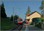 Der PBr (Travys) Regionalzug 4212 erreicht den kleinen Haltepunkt Le Séchey.
15. Aug. 2013