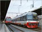 SBB und TRN NPZ-Züge in Neuchâtel, wobei natürlich der im Vordergrund stehende RBDe 566 317 mein Interesse weckte und Anlass zum diesem Bild war.