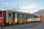 Personenwagen BD 355-1 Golden Pass Panoramic ist Ausgemustert und steht beim Bahnhof Interlaken Ost auf einem Abstellgleis.