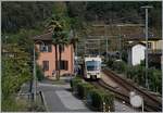 Ein Blick auf den Bahnhof von Intragna. Dort steht der FART ABe 4/8  Centovalli Express  zur Weiterfahrt nach Domodossola bereit, w�hrend im Hintergrund (schlecht zu sehen) ein ABe 4/6 47 als Regionalzug nach Locarno den Bahnhof verl�sst. 

20. Septomber 2019
