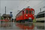 Bei recht garstigem Wetter wartet der RhB ABe 4/4 I N° 35 der Blonay Chamby Bahn in Blonay auf die Abfahrt nach Chaulin.