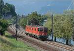 In rechte gepflegtem rot zeigt sich die SBB Re 6/6 11637 (Re 620 037-2)  Sonceboz-Sombeval  kurz nach Villeneuve als Lokzug auf der Fahrt in Richtung Lausanne.
