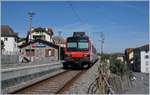 Im Bahnhof von St-Gingolph wartet ein Walliser Regio Alp Domino auf die Abfahrt als Regionalzug 6115 nach Brig.