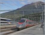 Der FS Trenitalia ETR 610 008 verlässt als EC 39 von Genève nach Milano den Bahnhof Brig.