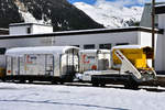 Zwei Waggons der Sersa Technik AG am 27.09.2020 abgestellt in Davos Dorf