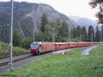Ge 4/4''' 642 ''RhB-Team'' am 5.8.2012 kurz vor Filisur als RE 1165 nach St.Moritz