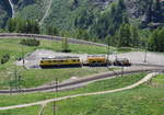 Der Bernina-Triebwagen ABe 4/4 II 48 wurde 2012 zum Xe 4/4 232 01 umgezeichnet und gehört nun Zum Bereich Infrastruktur der RhB, was die gelbe Farbgebung verdeutlicht.
