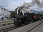 Die G 3/4 Nr. 1  Rhtia  mit ihrem Dampfsonderzug ist gerade aus Landquart - Chur in Bonaduz angekommen. Herbst 2007