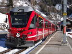 Die  Allegra  Triebwagen ABe 8/12 3515 fahrt im Bf.