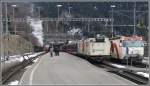 Von links nach rechts stehen in Filisur Dampfextrazug 2838 nach Davos, R2828 nach Davos Platz, RE 1137 nach St.Moritz und RE 1140 nach Chur.