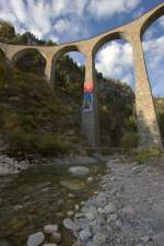 LANDWASSER-VIADUKT bei Filisur: Das Gewsser  Landwasser  war namensgeber fr das Viadukt.