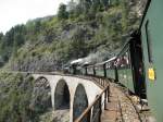 Am 16.09.2007 Langsamfahrt ber den Landwasserviadukt
mit Lok 108 Engiadina  und Lok 107 Albula 